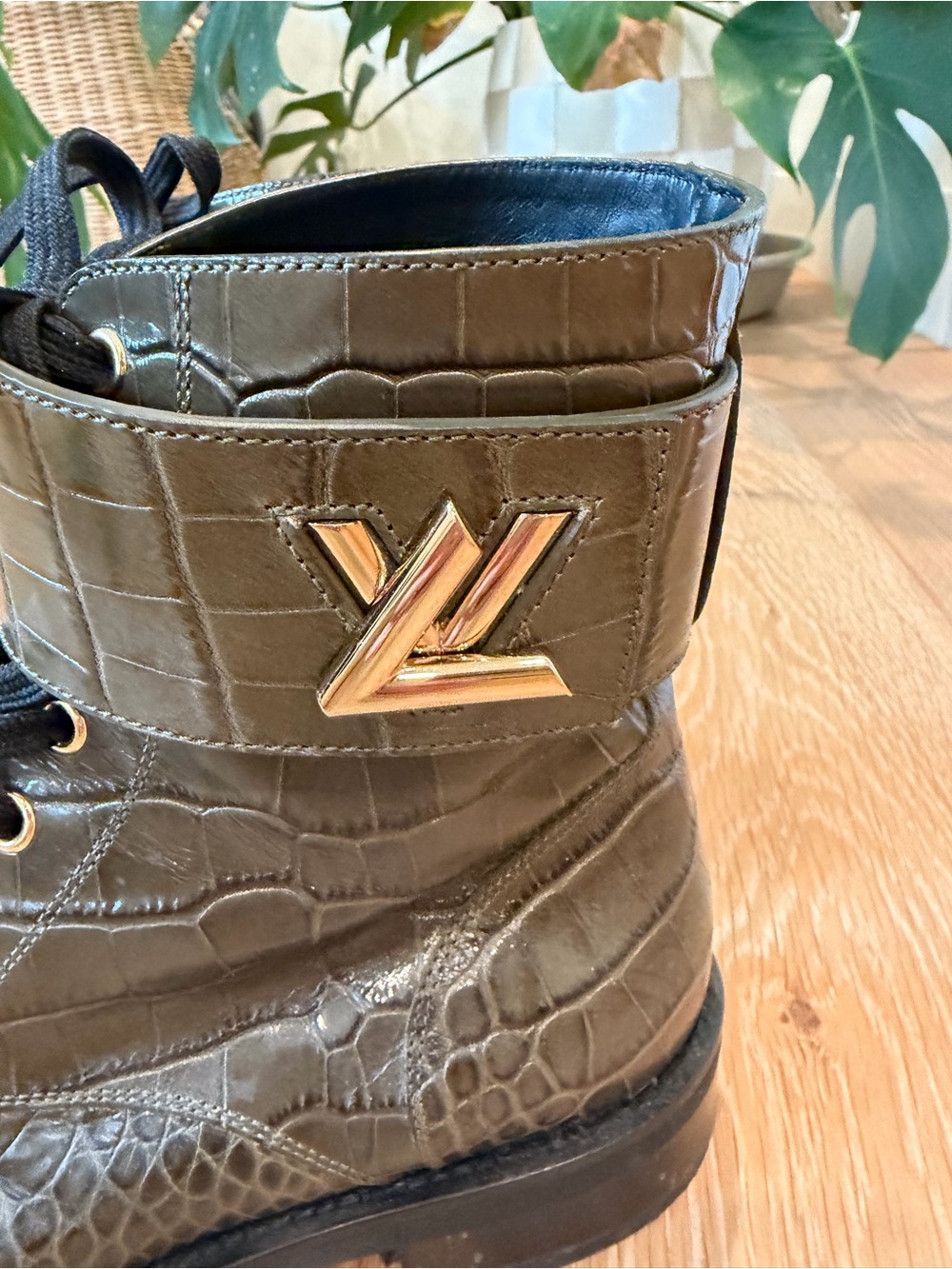 Louis Vuitton • Wonderland Crocodile Leather Boot - Picture 3 of 9